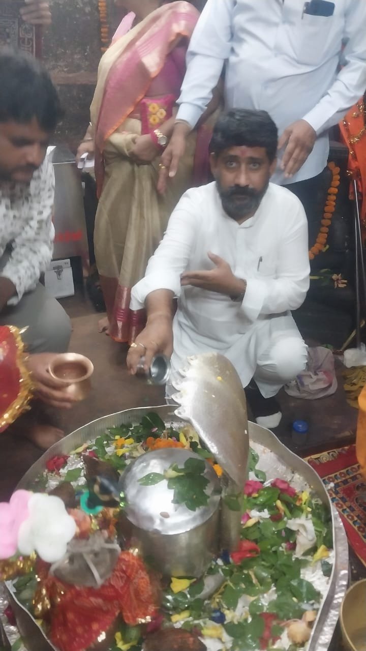 कैलाश मानसरोवर समेत पवित्र नदियों के जल से हुआ भोरमदेव शिवलिंग का अभिषेक