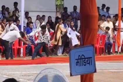 कवर्धा: स्वतंत्रता दिवस मुख्य समारोह में भारी पुलिस मौजूदगी के बीच मारपीट, वीडियो वायरल