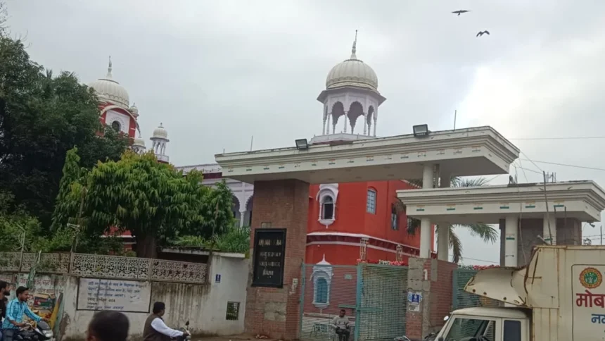 जबलपुर में अंजुमन इस्लामिया वक्फ बोर्ड के स्कूलों में शुक्रवार की छुट्टी पर बवाल, विरोध के बाद आदेश वापस
